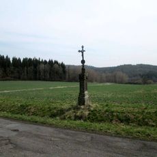 Kříž severovýchodně od Drahy u rozcestí