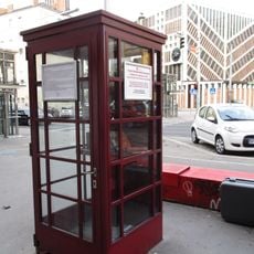 Public bookcase Wien