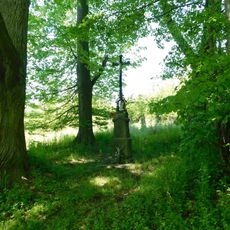 Kříž západně od Nemíže