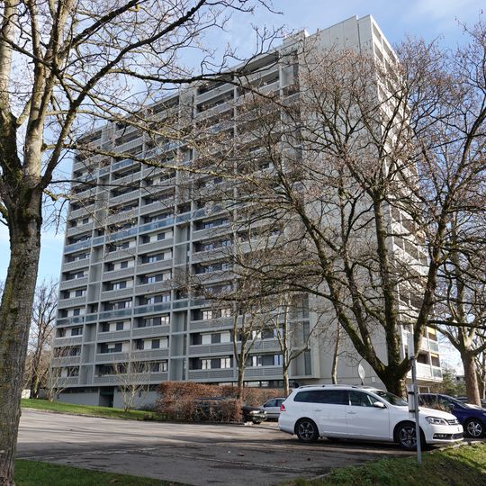 Mehrteiliges Mehrfamilienhaus