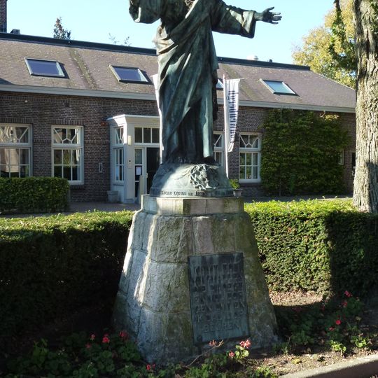 Statue of Sacred Heart of Jesus Christ