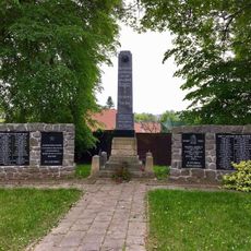 Pomník padlým v Říčanech u Brna