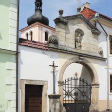 Kříž v Kostelní ulici v Českém Dubu