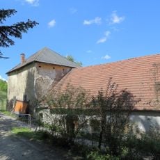 Kälberhof, westlicher Turm und östlich anschließender gemauerter Wohntrakt