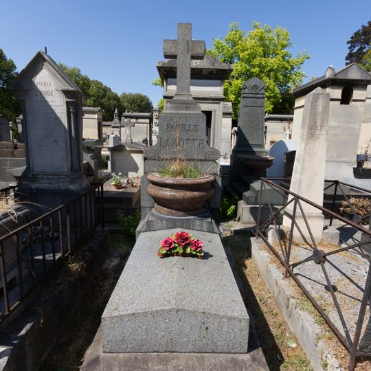 Grave of Lamotte