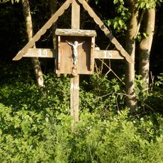 Holzkreuz im Hirschbachgraben