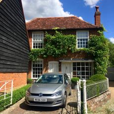 Former Village Stores Immediately North Of The White House
