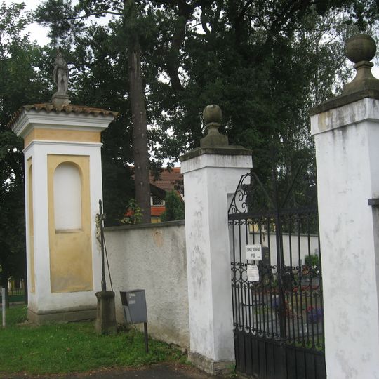 Boží muka u hřbitova v Želivi