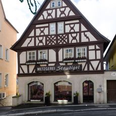 Wohn- und Geschäftshaus