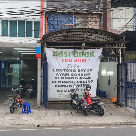 Nasi Uduk Ibu Sum