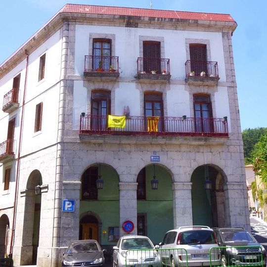 Casa consistorial de Ea