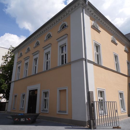 Ressource; Gesellschaftshaus mit Garten Johannes-Wüsten-Straße 1