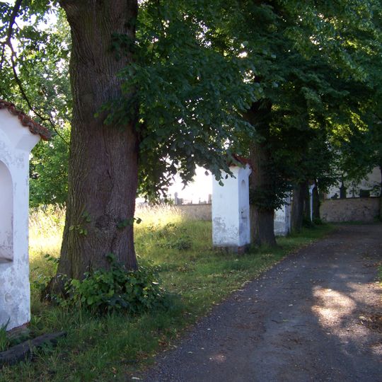 Lipová alej ve Slivici