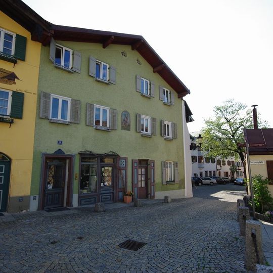 Wohn- und Geschäftshaus, ehemaliges Doppelhaus