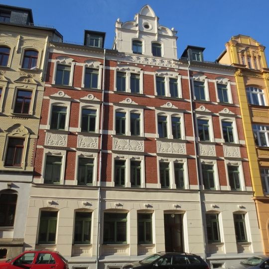 Mietshaus in geschlossener Bebauung Ludwigstraße 39