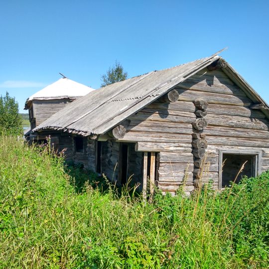 Торговая лавка у ворот колодозерского погоста