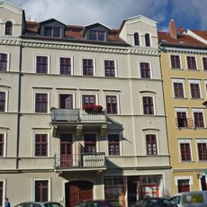 Wohnhaus in geschlossener Bebauung, mit historischer Ladenfront Elisabethstraße 19