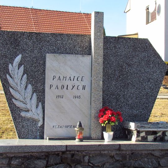 Památník obětem 1. a 2. sv. války ve Vícenicích u Náměště nad Oslavou