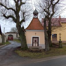 Kaple na návsi