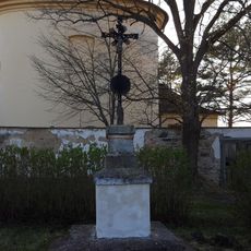 Kříž u kostela svatého Mikuláše v Borku u Suchomast
