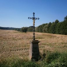 Kříž v Hrabišíně na západním kraji obce