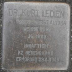 Stolperstein en memoria de Kurt Ledien