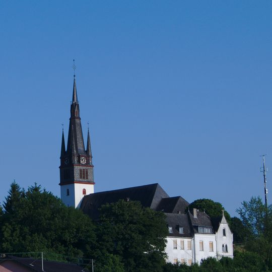 Kath. Pfarrkirche St. Peter und Paul, Alter Kirchhof