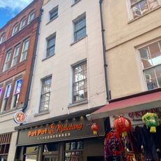 18, Newport Court Wc2