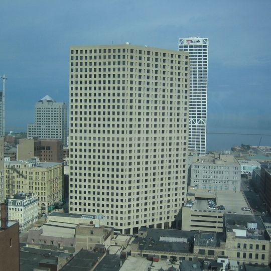 411 East Wisconsin Center