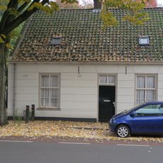 Wevershuisje bestaande uit begane-grond met pannen zadeldak