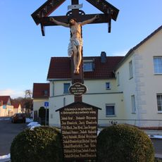 Betkreuz aus Holz (Kriegerdenkmal) Sollschwitz 35 (vor)
