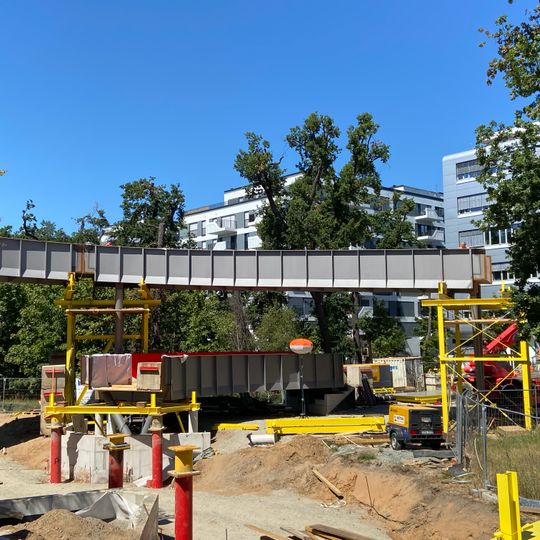 Fuß- und Radwegbrücke am Mozartturm