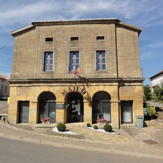 Mairie-lavoir de Fresnois-la-Montagne