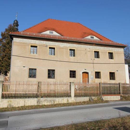 Pfarrhaus; Pfarrhaus Dorfstraße 1