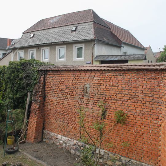 Befestigungsanlage, Mauer mit Wehrgraben