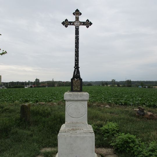 Wayside cross near Horní Počernice Cemetery