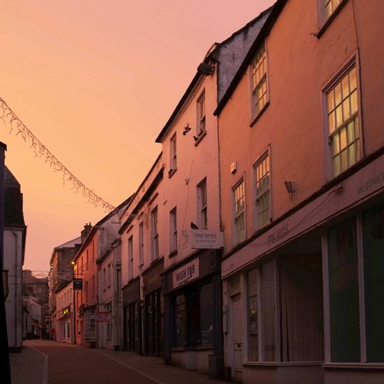 13 And 15, Town Street