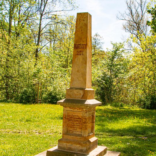 Obelisk věnovaný památce Jana Voneše