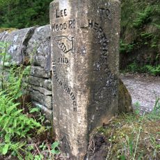 Guide post at the junction with Heptonstall Road at Cross Lanes