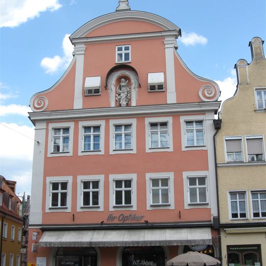 Wohn- und Geschäftshaus