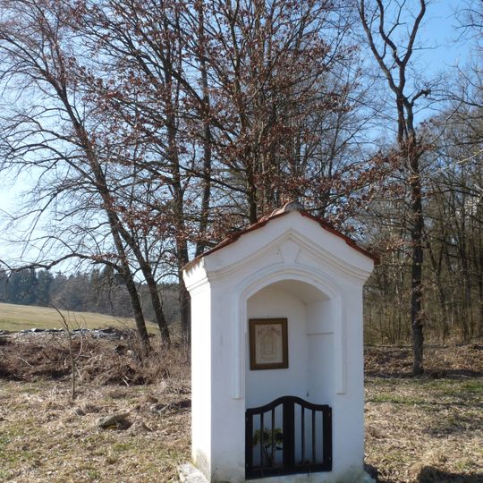 Kaplička na severním okraji vsi