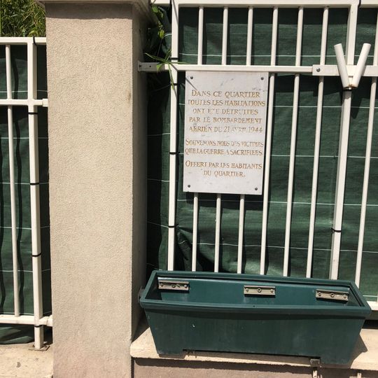 Plaque commémorative de destructions d'habitations dans Saint-Ouen-sur-Seine