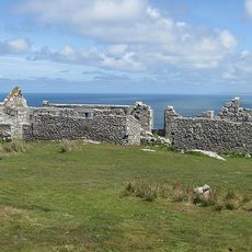 Ruined cottages and well 190m north west of Quarterwall Cottages, Lundy