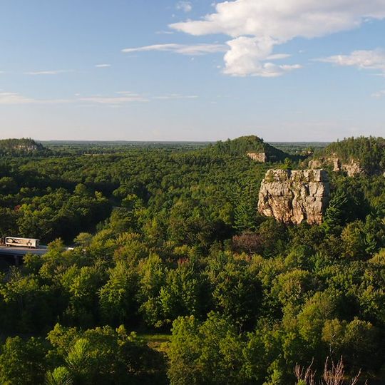 Mill Bluff State Park