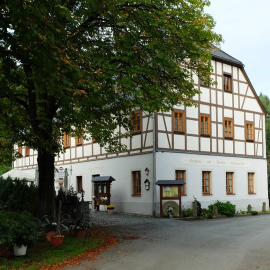 Ehemalige Gaststätte und Nebengebäude Himmelmühle 6; 8