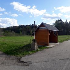 Kříž východně od Horní Lhoty