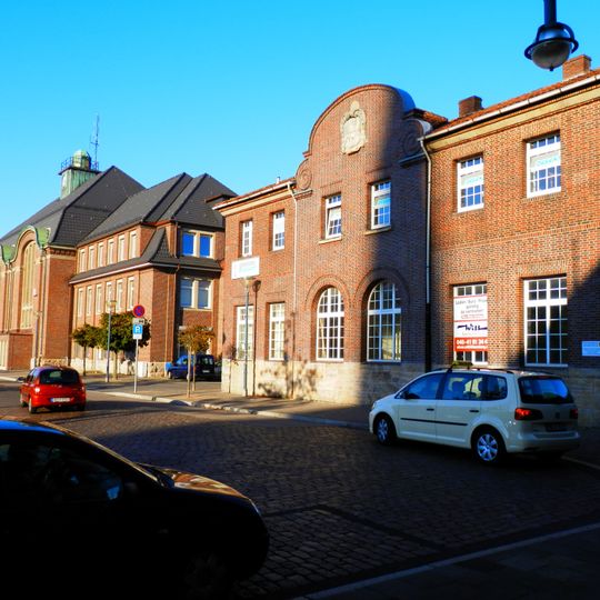 Bahnhof Geestemünde-Bremerhaven und Alte Post