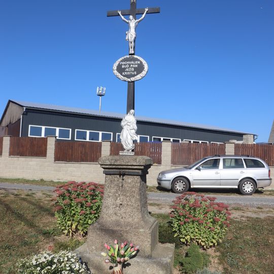 Kříž u JZD v Markvarticích