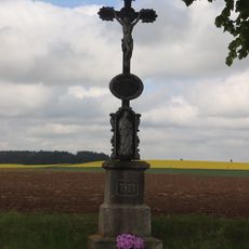 Kříž u silnice u Radotic