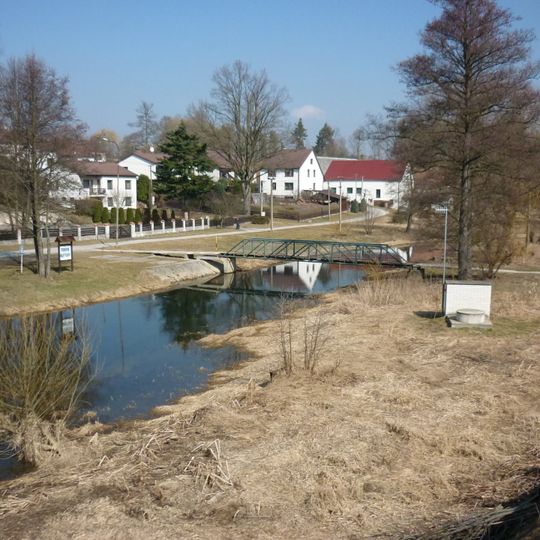 Lávka přes Nežárku v Dolním Skrýchově